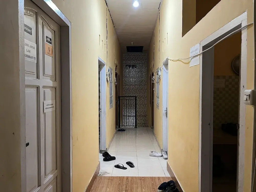 OYO 93412 Kost Irma Syariah Near UPTD SMP Negeri 8 Parepare