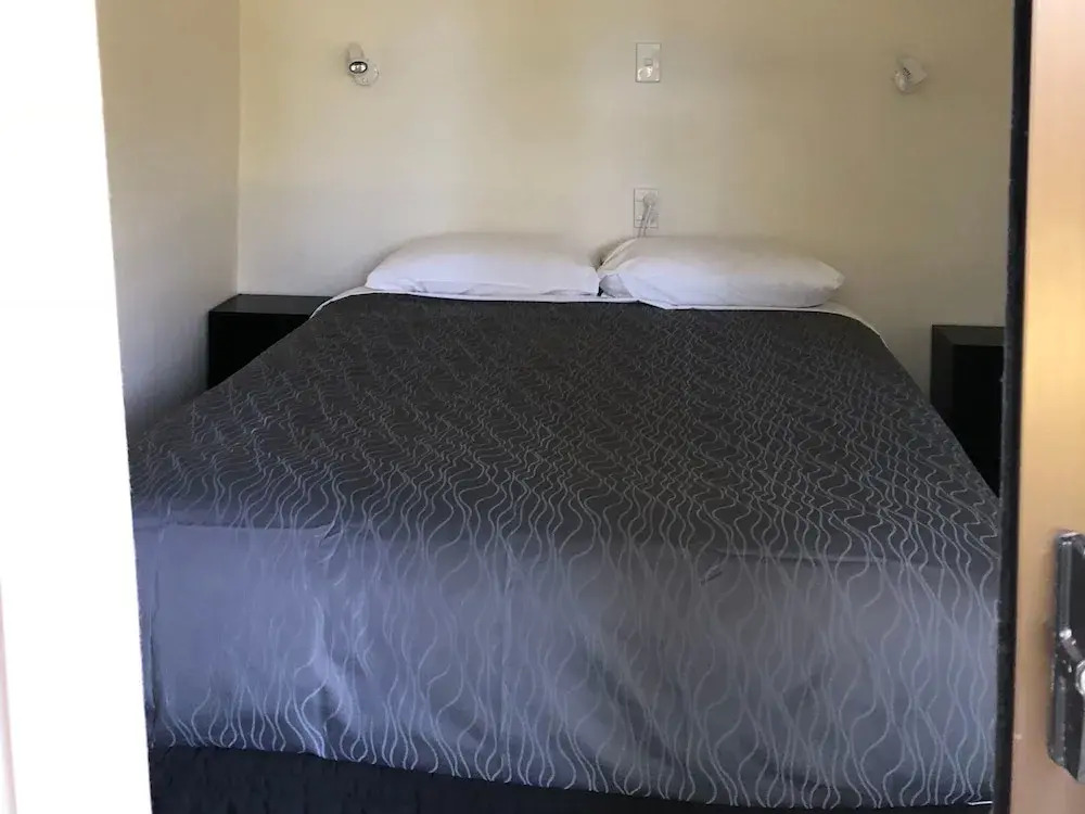 Alexandra Garden Court Motel
