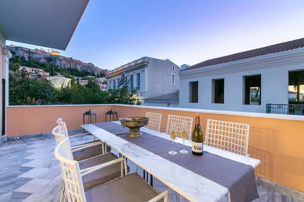 Aerides 3 Luxury Suites