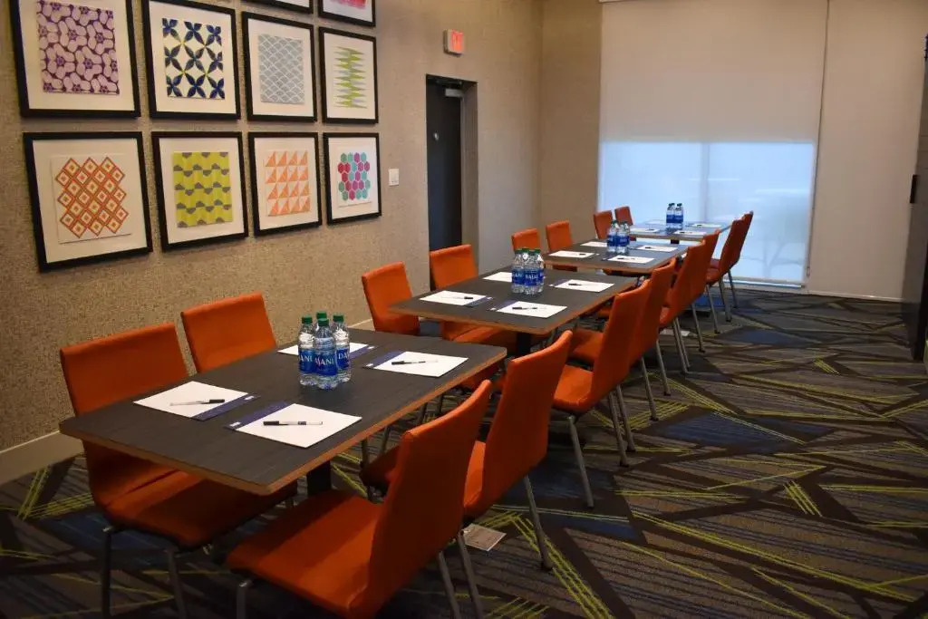 Holiday Inn Express & Suites Sanford - Lake Mary by IHG