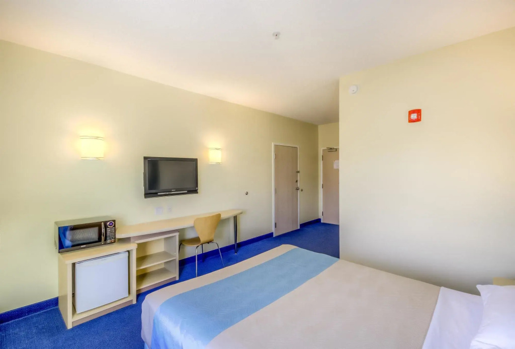 Super 8 by Wyndham Estevan