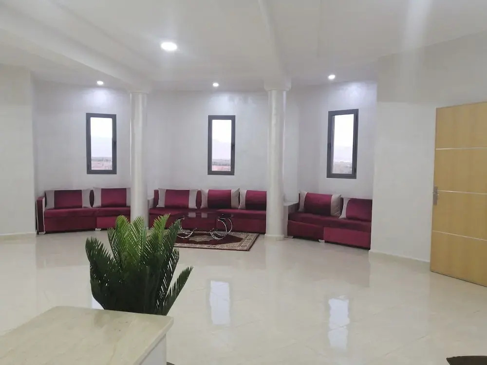 Hotel Oasis Palace