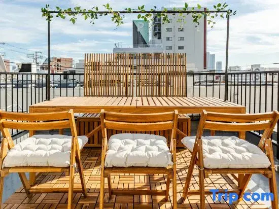 [Near USJ] For group trips! Roomy 4-story building with projector terrace near the station [for 12]