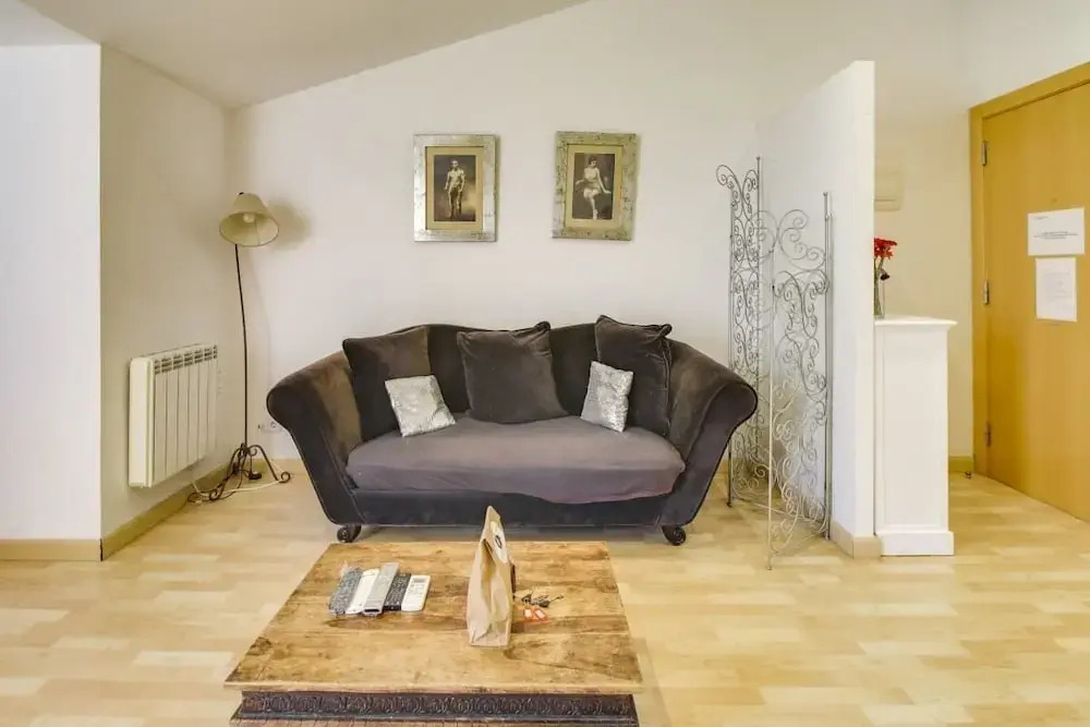 Fabulous 2 Bed with terrace close to Plaza España
