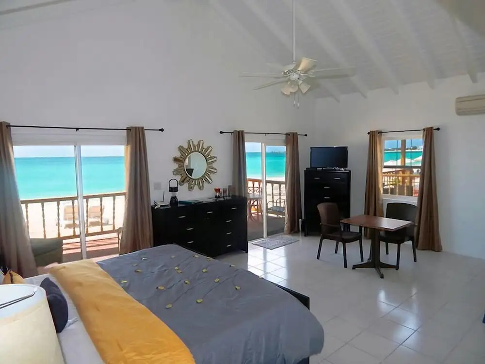 Rendezvous Bay Hotel