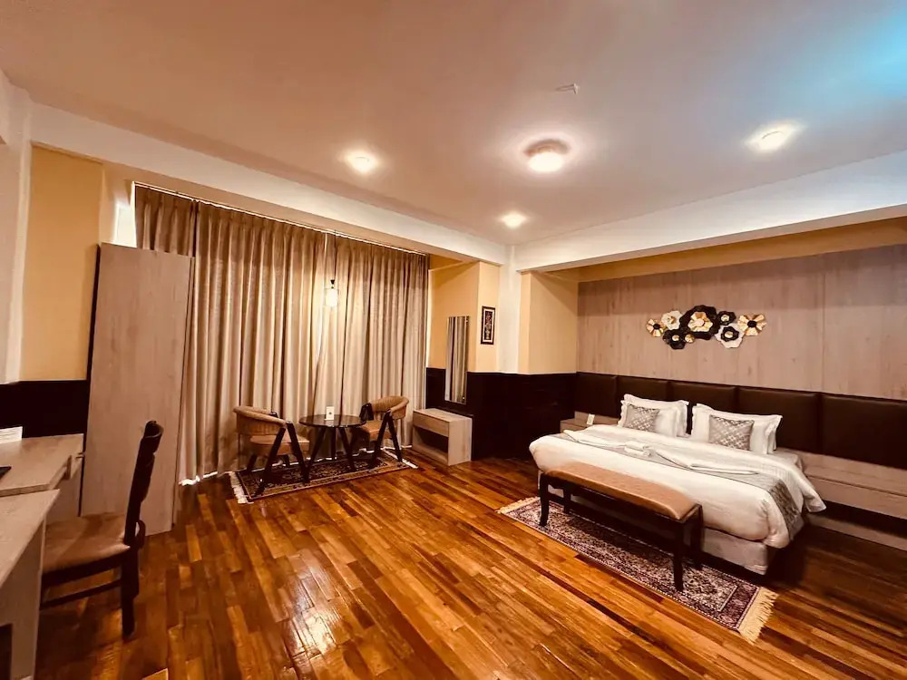 Silver Cloud Hotel