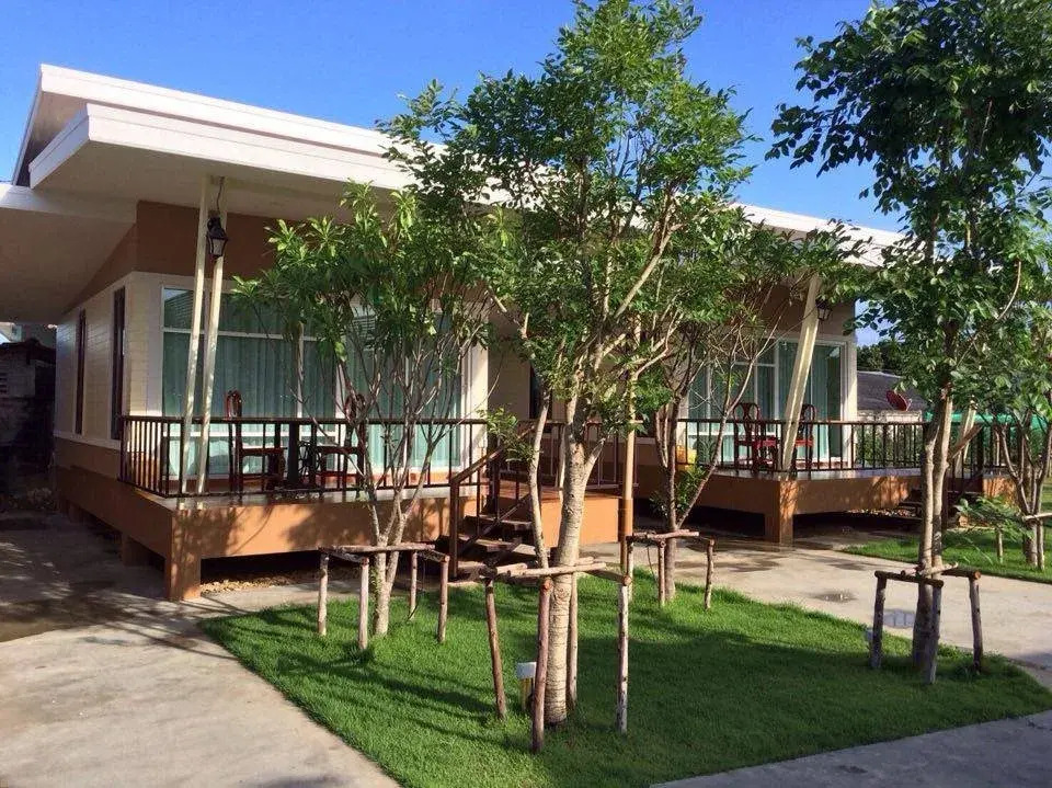 Sombat Resort