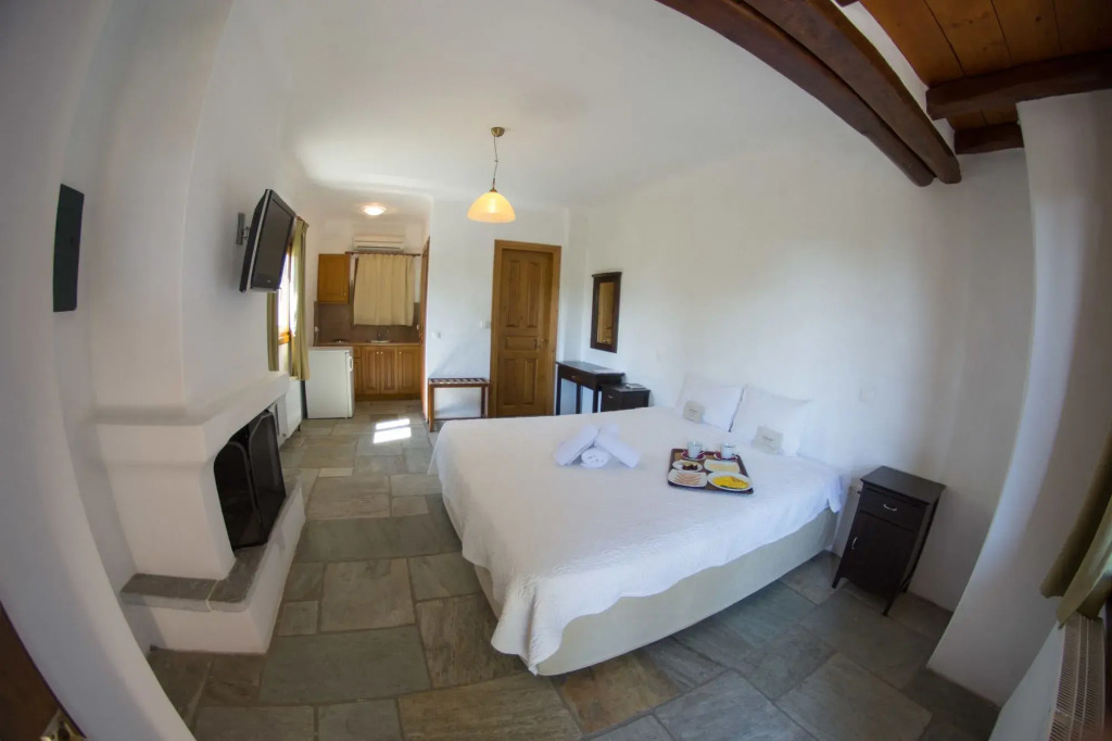 Alkifron Hotel