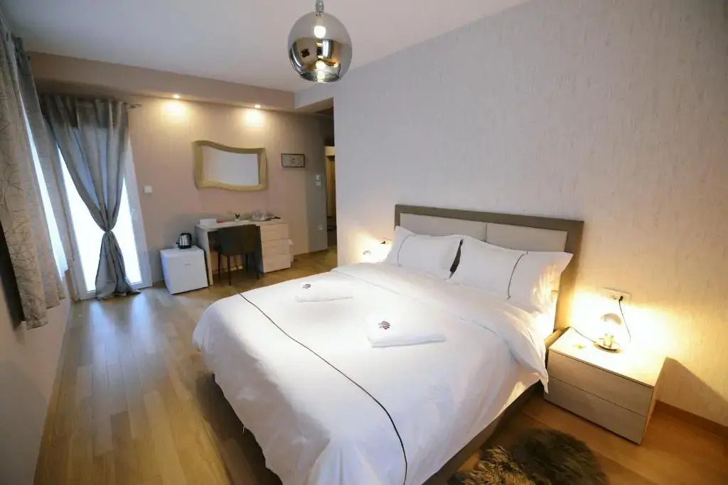 Tonio Rooms