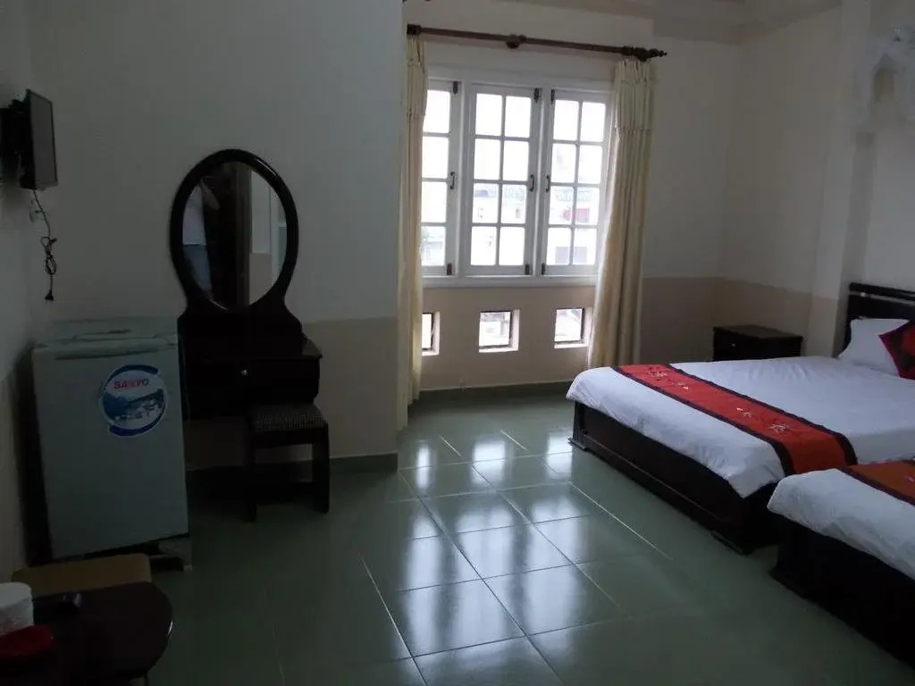 Gold Star Hotel