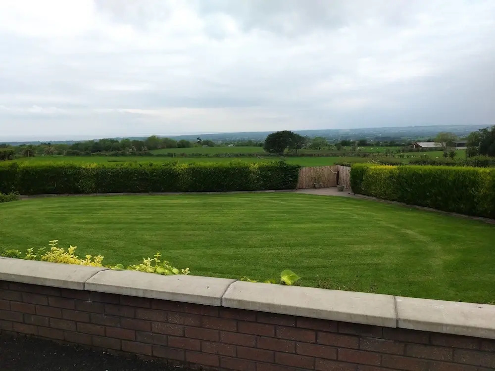 Antrim Heights B&B Panoramic Views & Free Parking