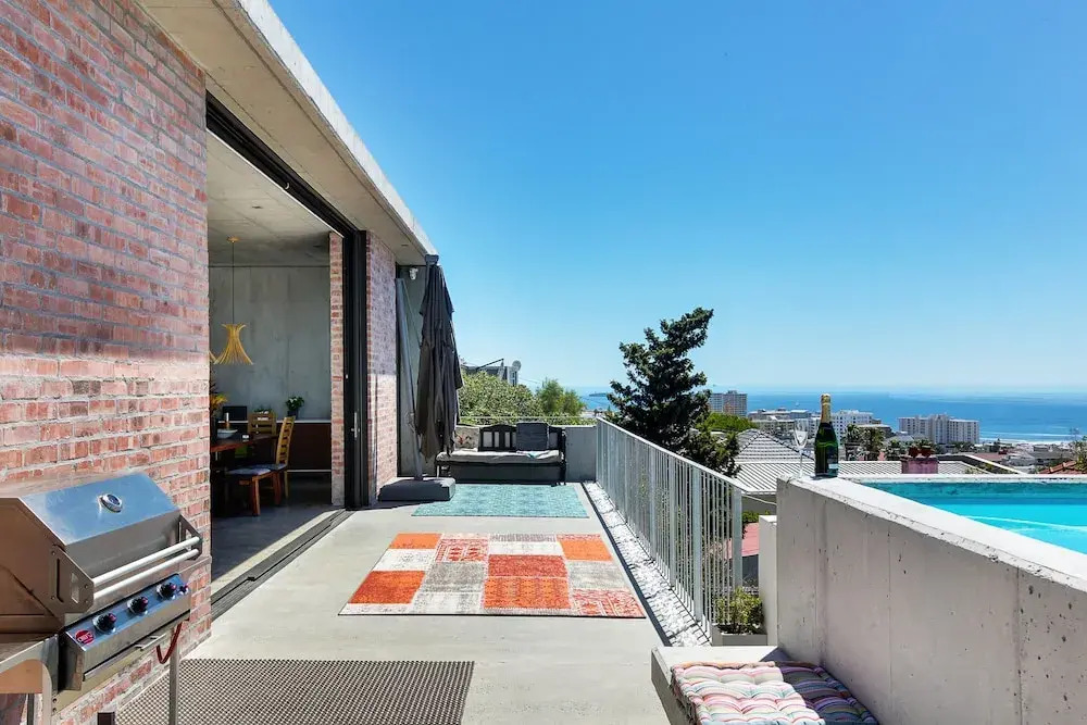 Upper Green Point Roos Villa