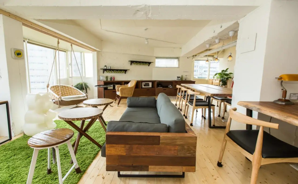 Mr. Lobster’s Secret Den design hostel