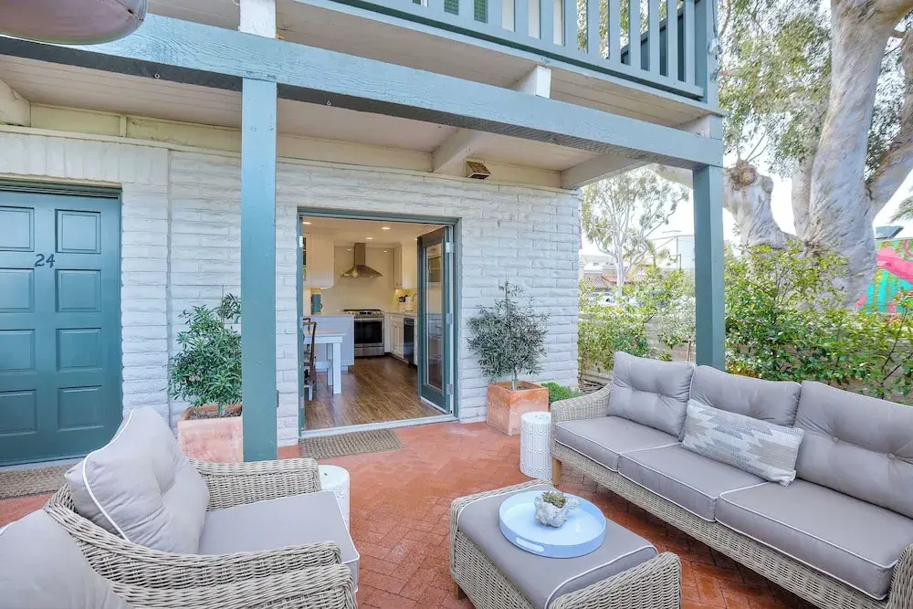 3080 Lincoln - Unit 24