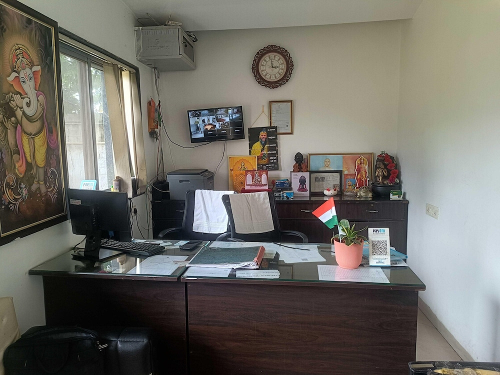 Hotel O Ambuja City Centre Mall