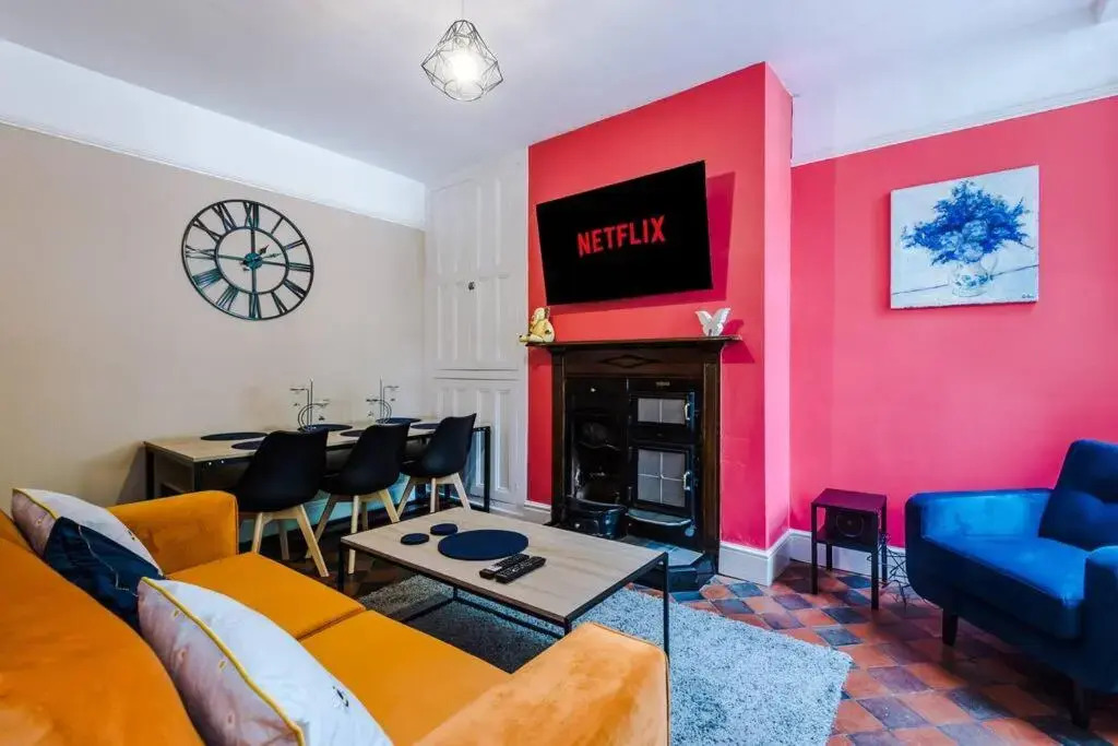 Fresh, new, stylish Chester Town House to sleep 6