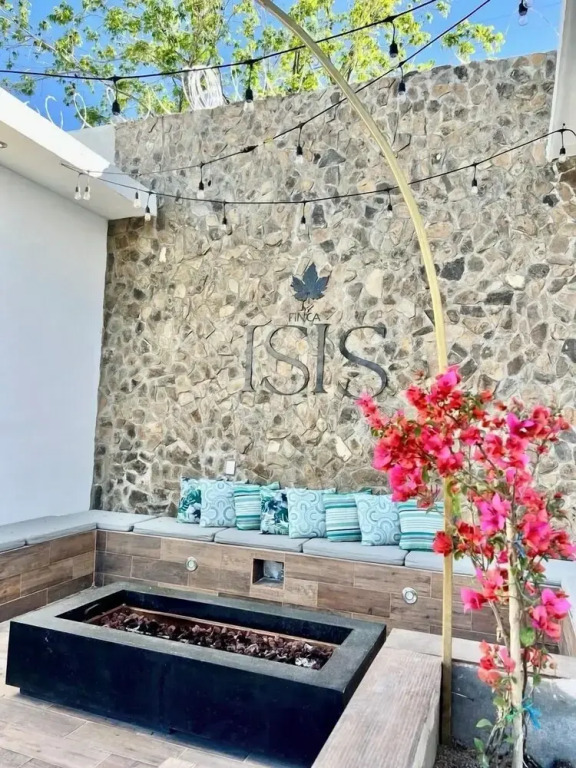 Isis Hotel Boutique