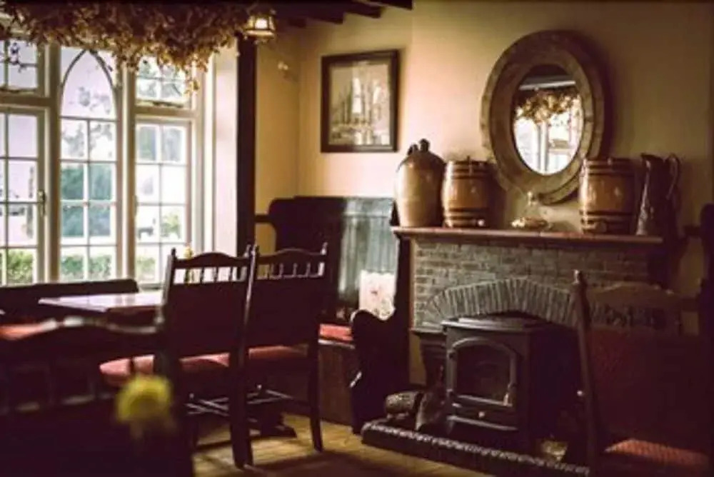 Les Douvres Hotel