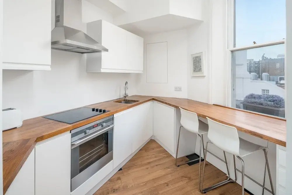 Elegant flat for 4, Moments from Gloucester Rd