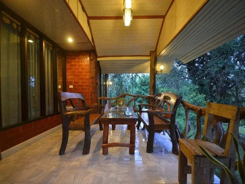 Baan Rai Rhim Tarn