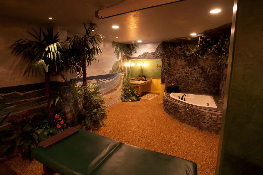 Destinations Inn Theme Rooms