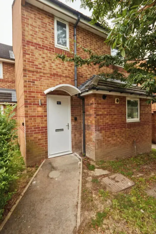 4 Bedroom, Free Parking, Contractors & Families