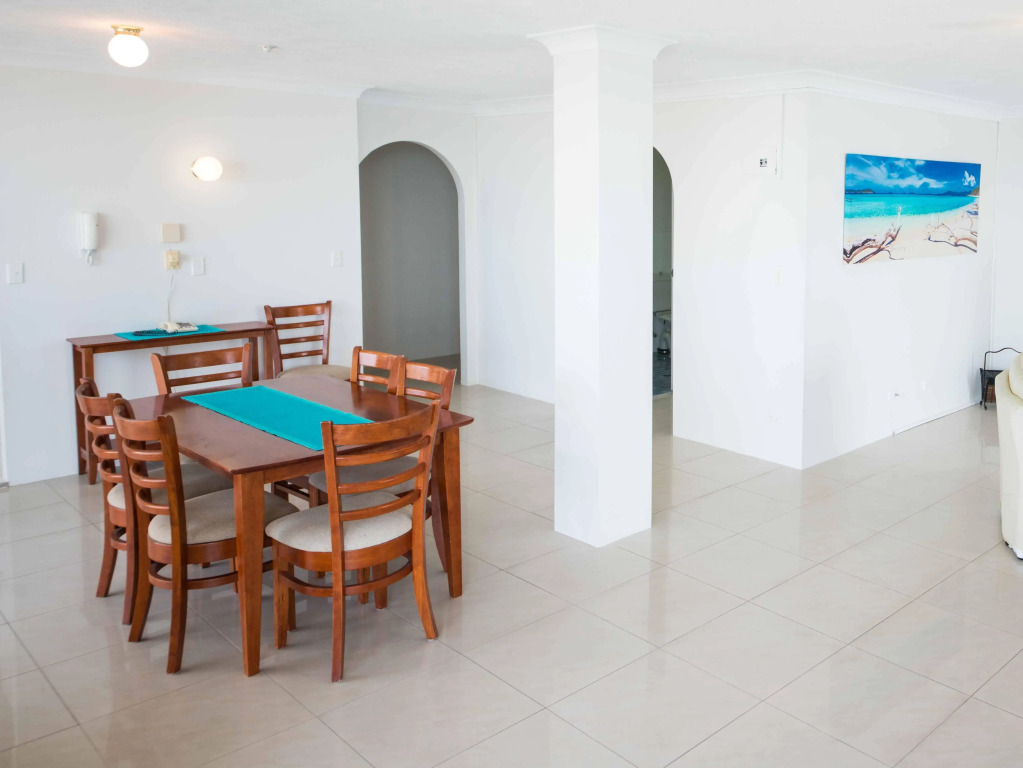 Broadwater Shores Waterfront Apartments