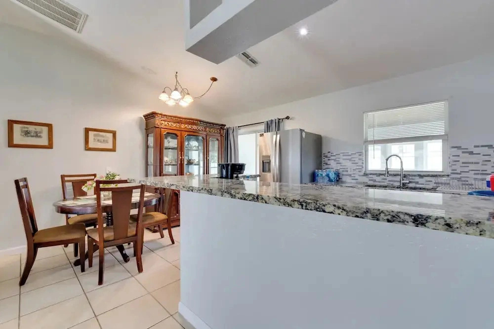Fenced Yard & Game Room: Family Home in Kissimmee