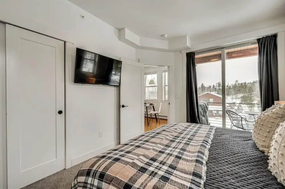 2 Mi to Rmnp: Mtn-view Grand Lake Loft!