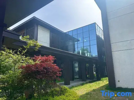 Yangzhou Lotus Bay Hotel
