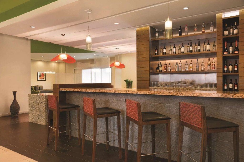 Hyatt Place San Jose Pinares