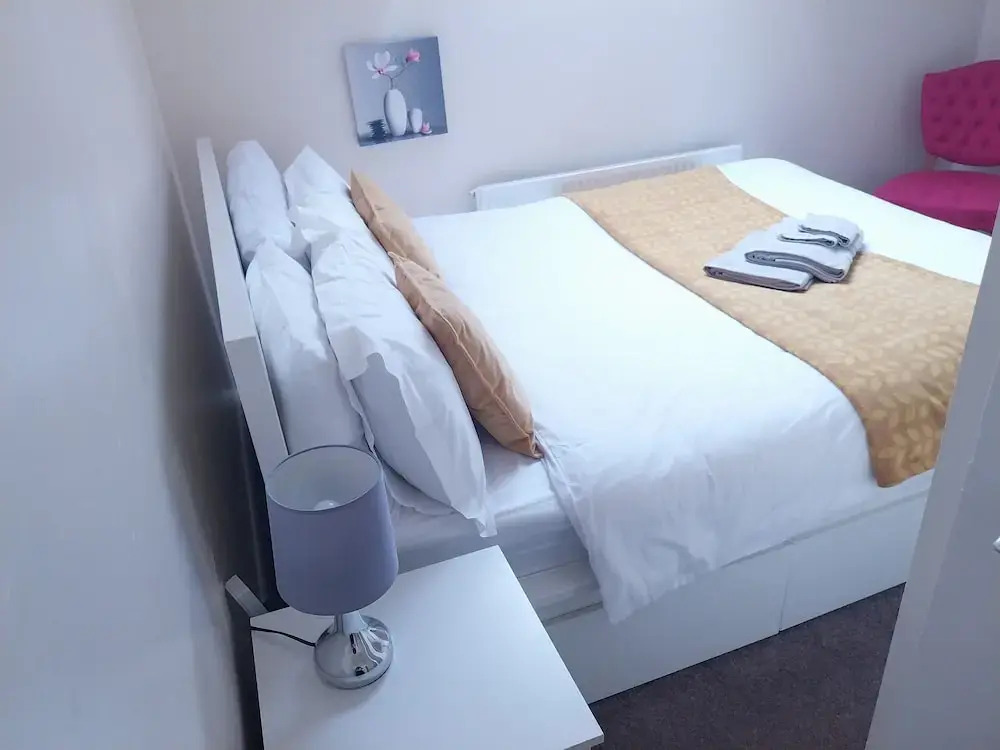 Leeds Cute 1 bed Apt, Garden, Free Wifi & Parking