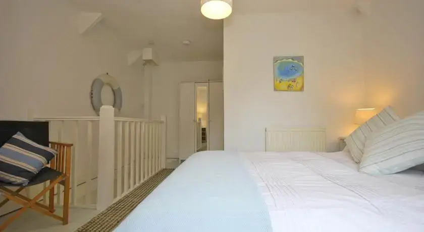 4 Bed in Newlyn oc-abcorc