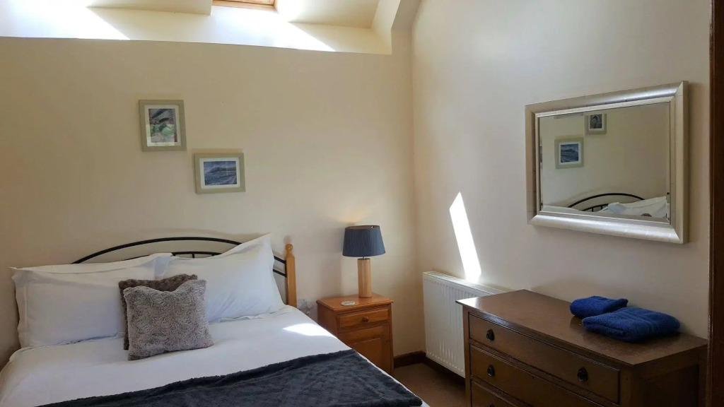 Nant yr Onnen B&B and Ysgubor Holiday Cottage