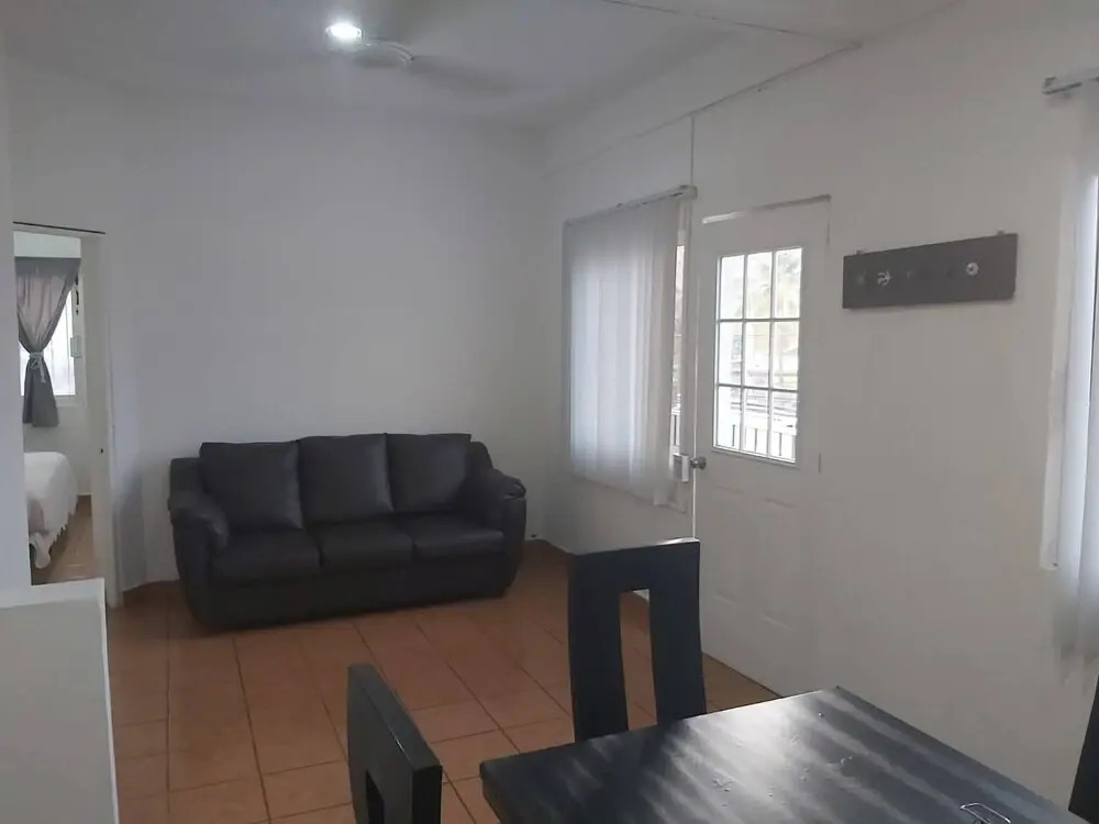 Nicolas Place B12 -beautiful Studio Apartment Excellent Location