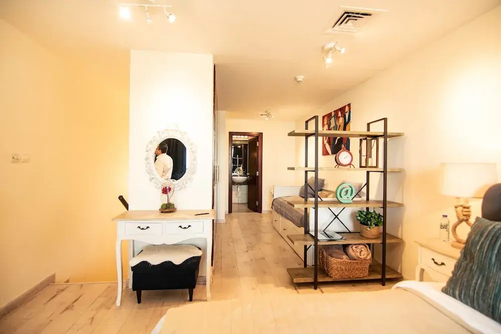 Lux BnB I X1 Tower I Golf Course & Sea Views