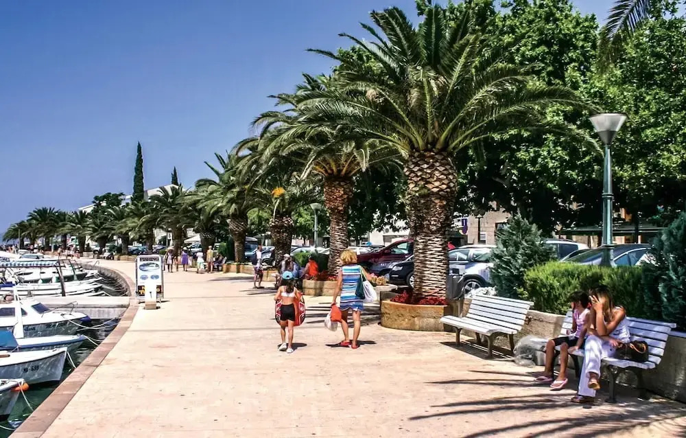 Nice Apartment in Baska Voda With 1 Bedrooms, Heated Swimming Pool and Swimming Pool