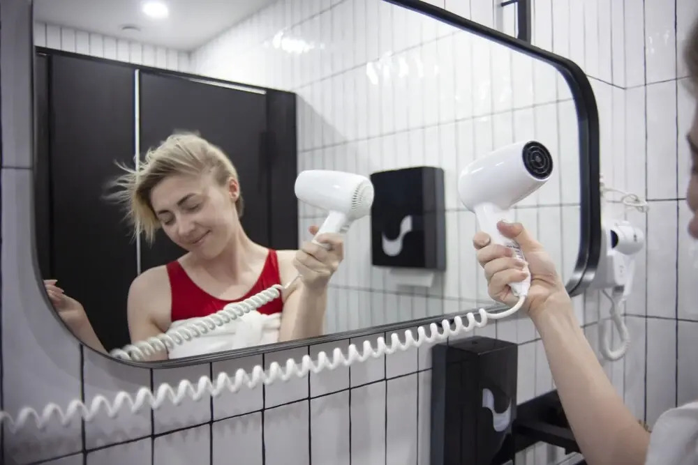 AV capsule hotel & hub