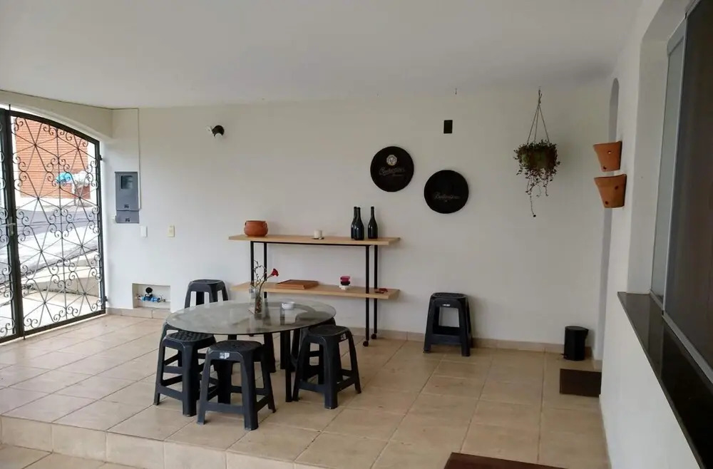 CASA 230 - Pousada & Hostel