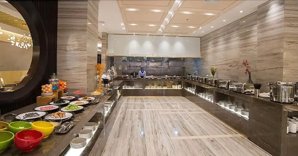 Rich Hotel