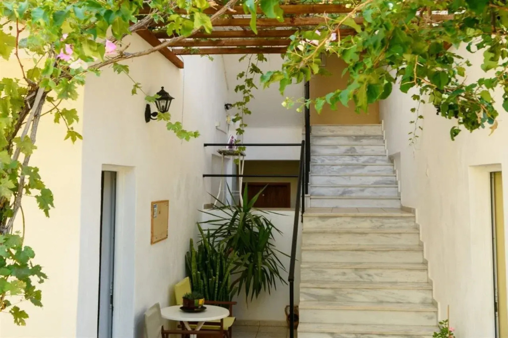 Argyro Apartments and Studios