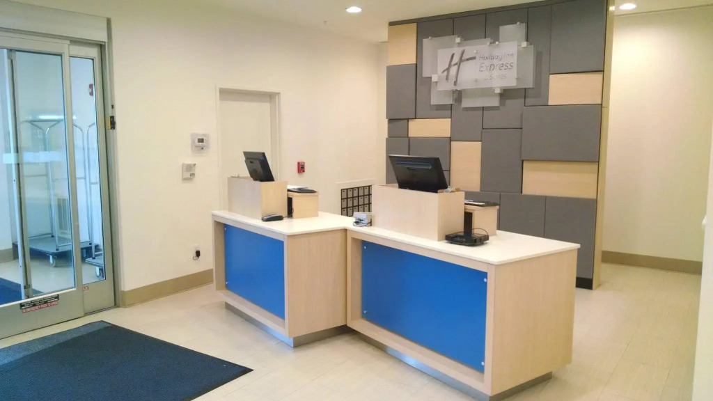 Holiday Inn Express & Suites Price by IHG