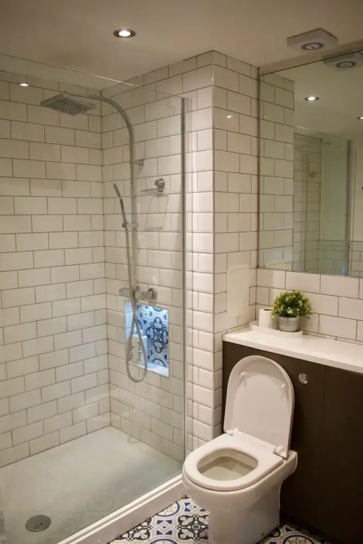 Bright and Welcoming 2 Bedroom Leith Flat