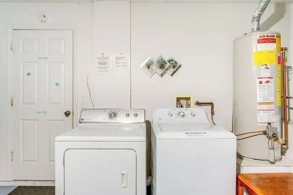 Family Home w/ Pool: Visit Disney & Orlando Parks!