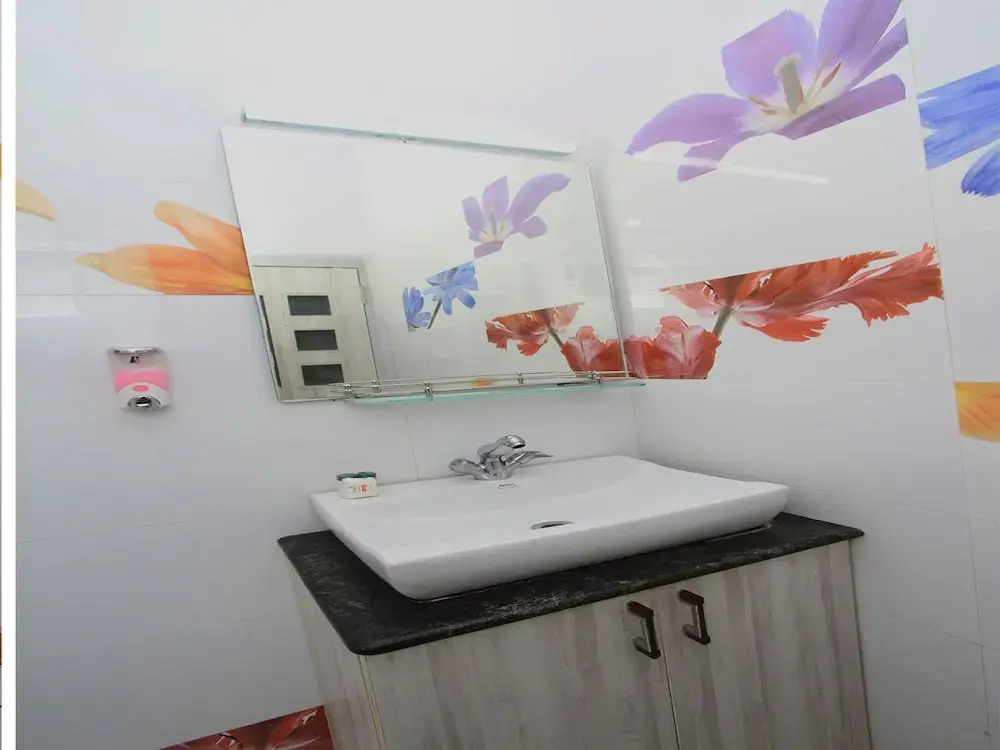 OYO 10451 Resside Apartment