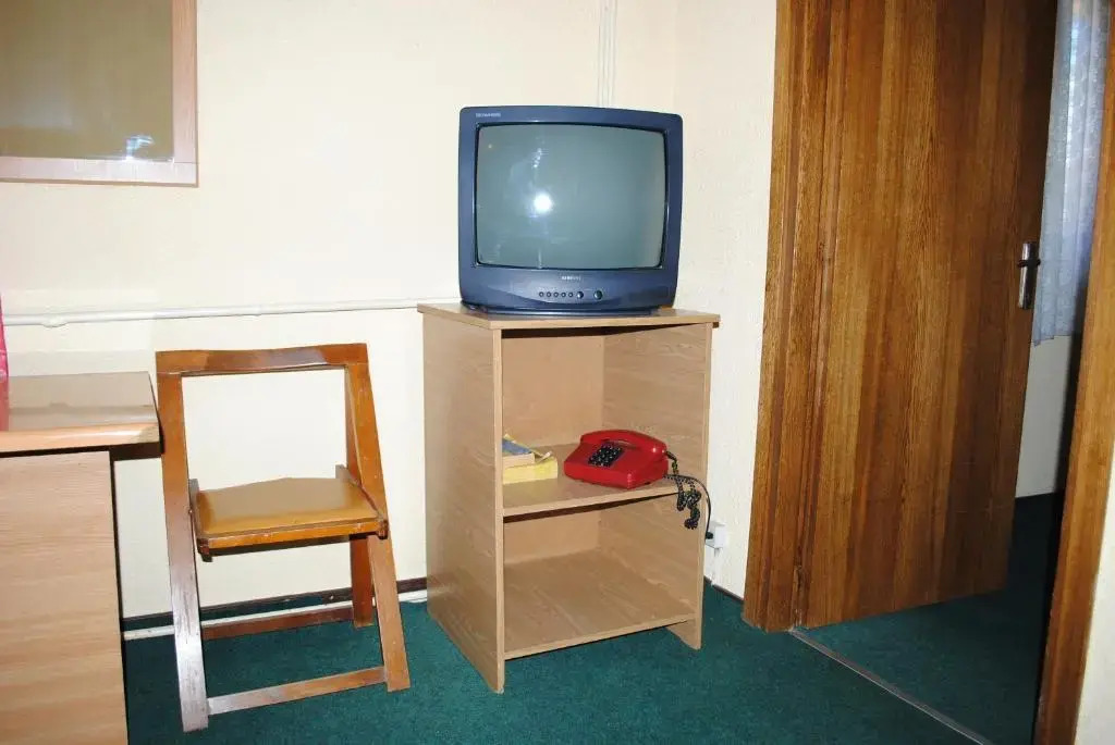 Hotel West