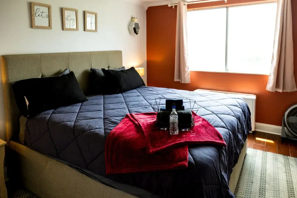 Perfect DTWN Condo with King beds