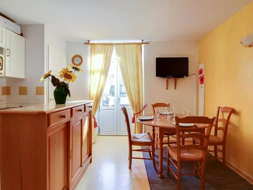 Appartement Cauterets, 1 Pièce, 4 Personnes - Fr-1-401-149
