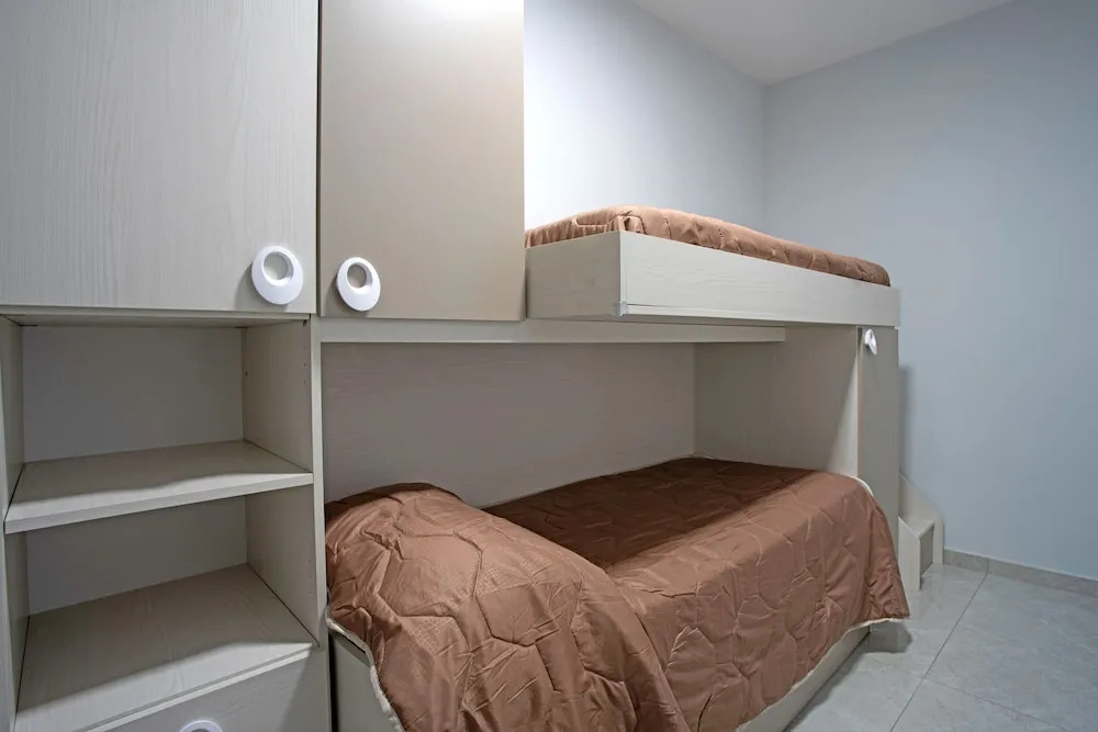 Giovis Apartments