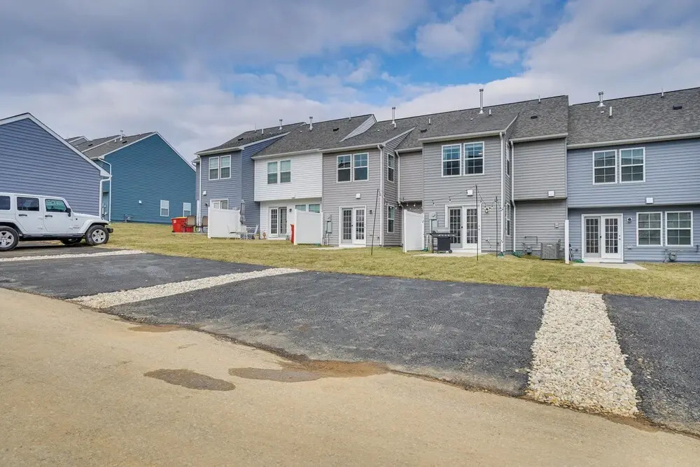 Great for Families! Townhome 9 Mi to Harpers Ferry
